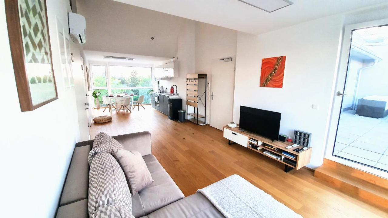 Rooftop Terrace, Free Garage Parking And Pool! Βιέννη Εξωτερικό φωτογραφία