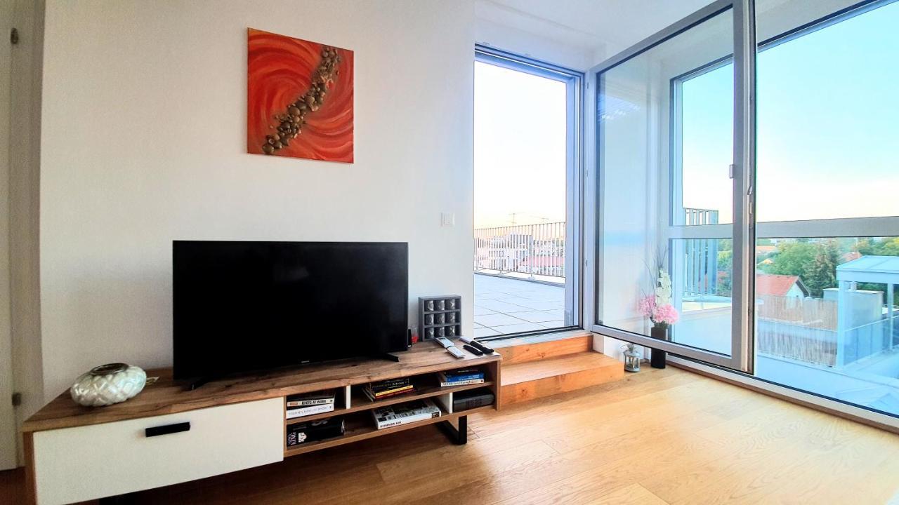 Rooftop Terrace, Free Garage Parking And Pool! Βιέννη Εξωτερικό φωτογραφία